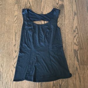 Lululemon workout top